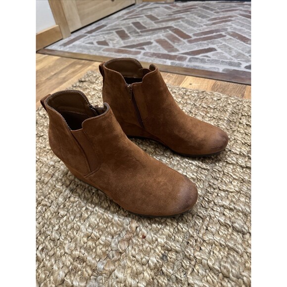 Pierre Dumas Boots Womens Size 10 Suede Tan Ankle Zip Wedge Booties - Picture 8 of 11